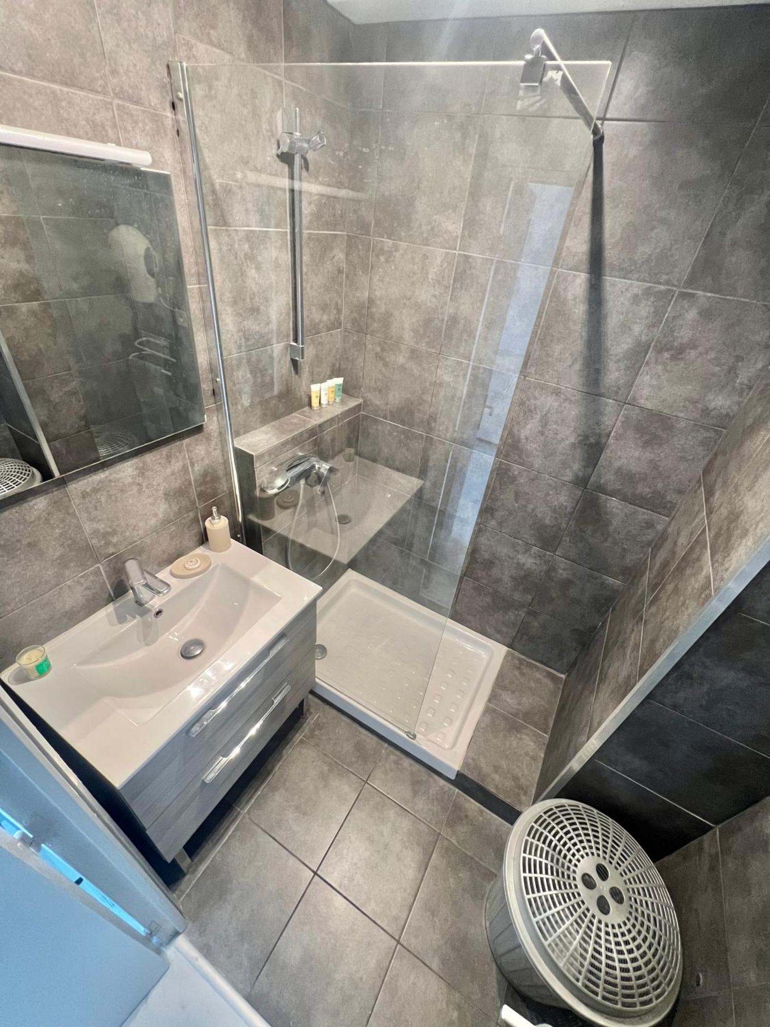 Studio 4 Couchages A 12 Min De La Plage A Pied Avec Wifi, Le Parking Est En Option Antibes Ngoại thất bức ảnh