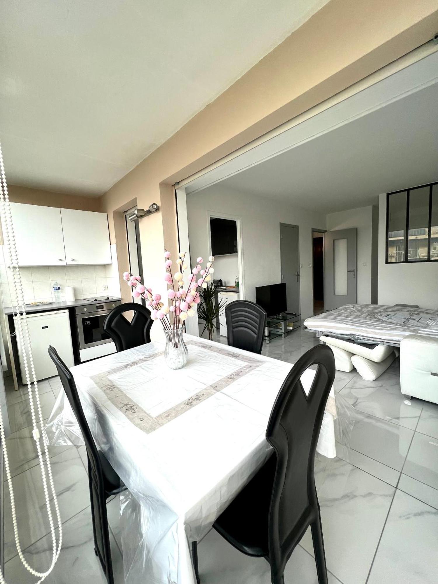 Studio 4 Couchages A 12 Min De La Plage A Pied Avec Wifi, Le Parking Est En Option Antibes Ngoại thất bức ảnh